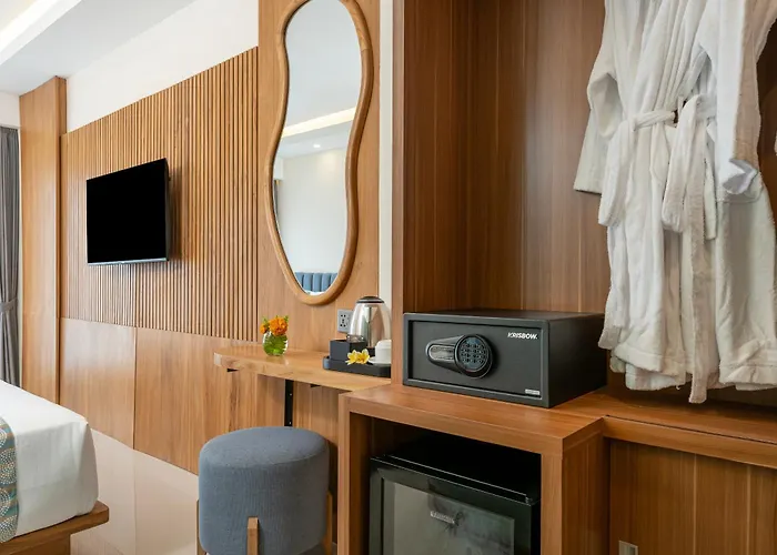 Hotel The &